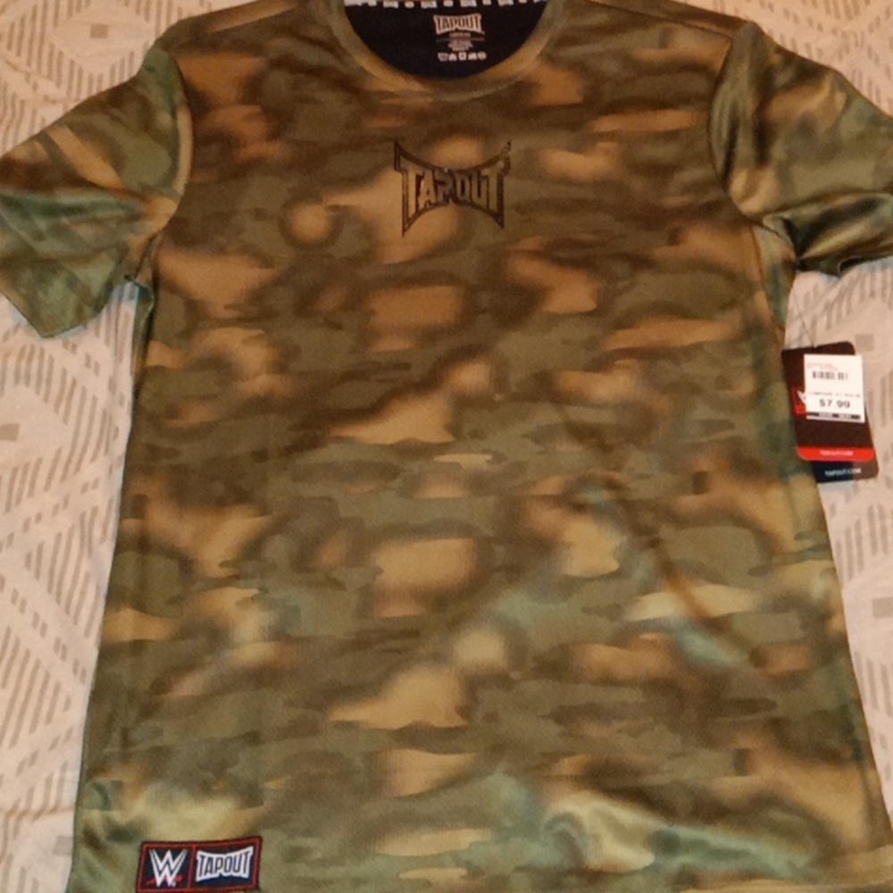 Men's Tap out Shirt. Green Camo